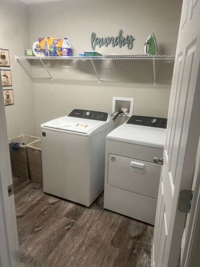 Building Photo - Spacious 5BR House in Winter Haven