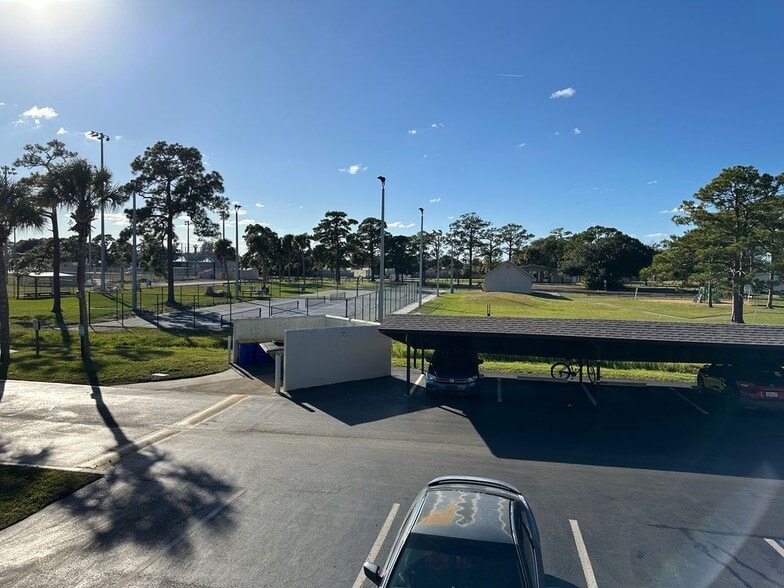 Building Photo - 1515 Huntington Ln