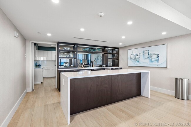 Building Photo - 2727 S Ocean Blvd