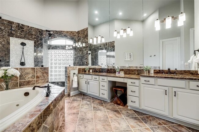 Building Photo - 2116 Demona Dr