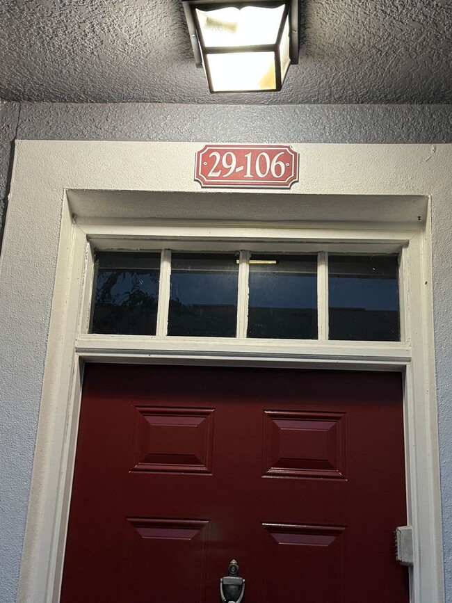 Building Photo - Condo for Lease with Resort Amenities