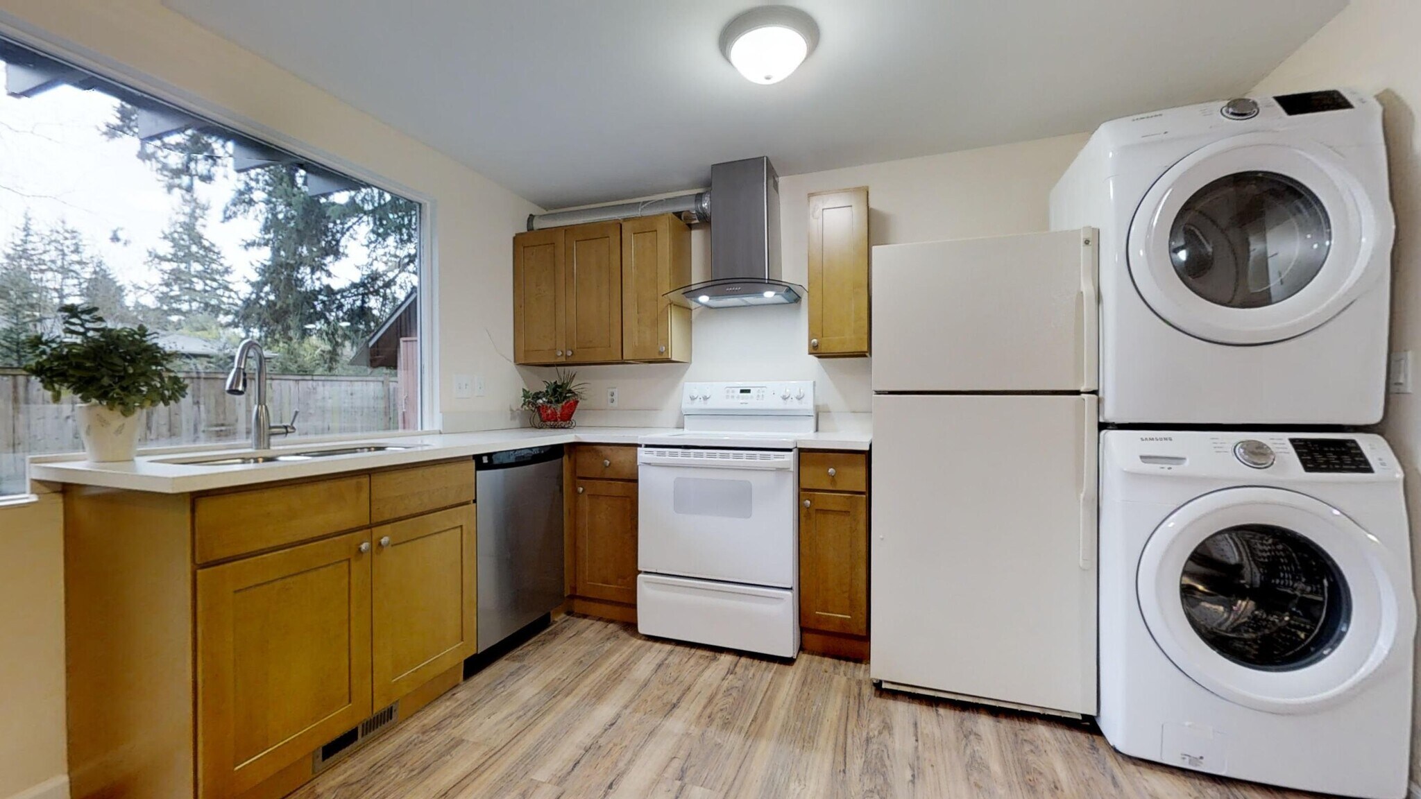 Newly installed cabinet &amp; appliances - 12405 NE 109th Pl