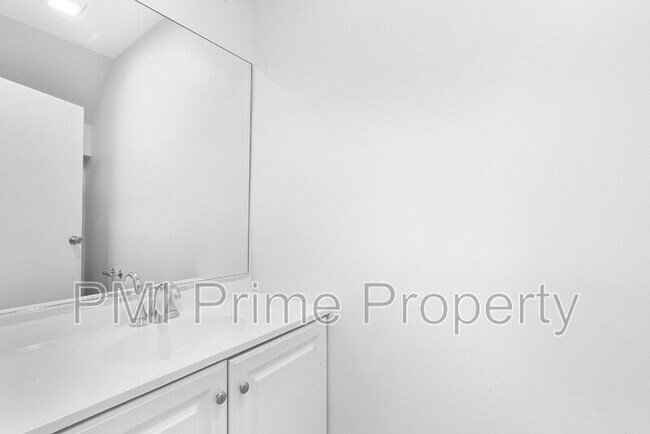 Building Photo - 92 E Blackwell St