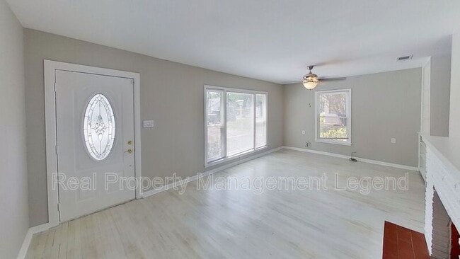 Building Photo - 1107 S Maxey St