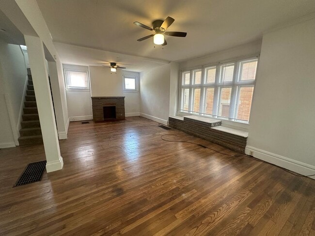 Building Photo - Huge Brick OSU Campus Single Family House!