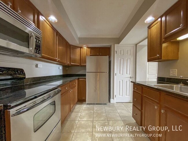 Building Photo - 530 N Main St