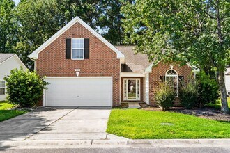 Building Photo - 4 Bed / 2 Bath Single Family Home for Rent...