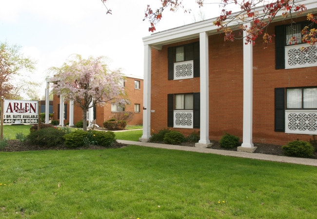 Building Photo - Arlen Terrace