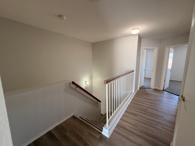 Building Photo - 7611 W Cinnabar Ave