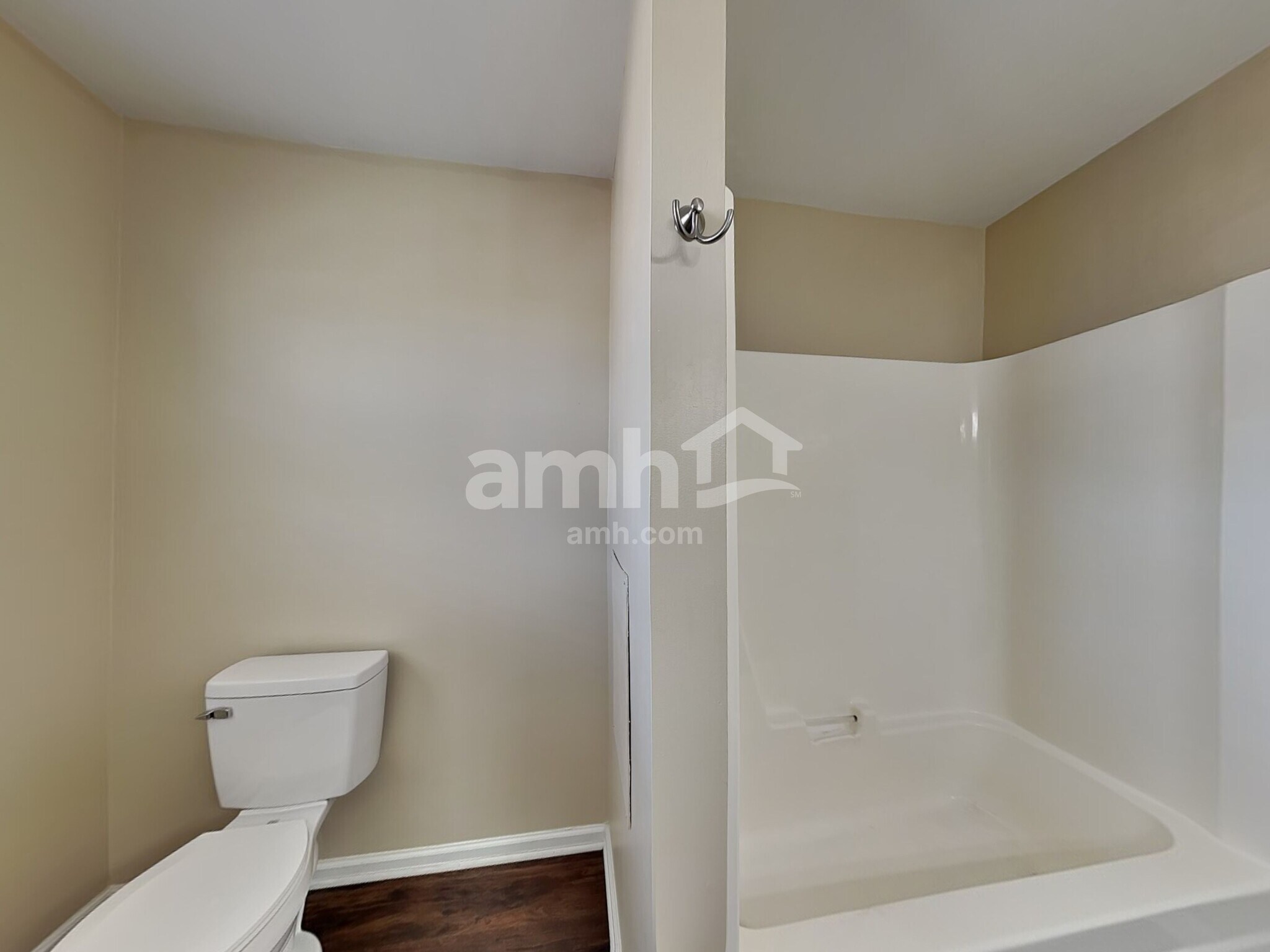 Building Photo - 104 Sunset Dr