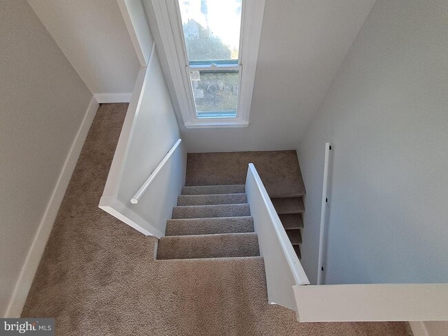 Building Photo - 108 S Clifton Ave