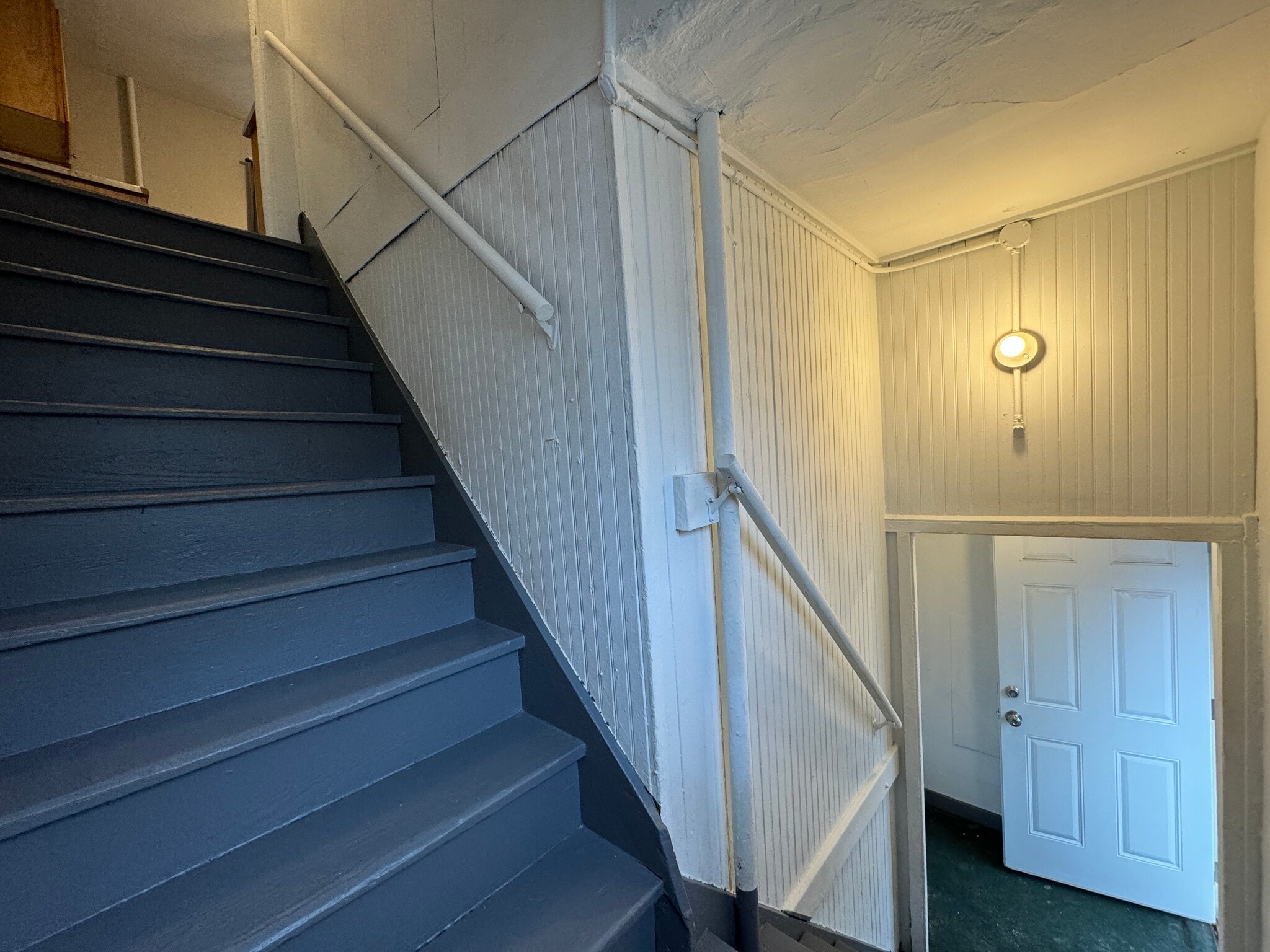 Building Photo - 1865 Fisher St