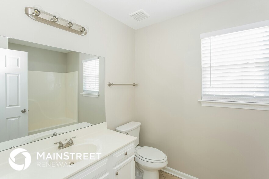 Building Photo - 780 Sir Raleigh Dr