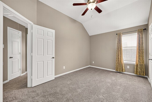 Building Photo - 4507 Lakefront Terrace Dr
