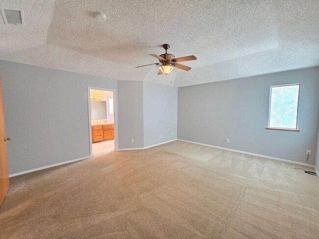 Building Photo - Spacious 4 Bedrooms & 3 Full bathroom Home with Over 2,200 Sq Ft on a Corner Lot!
