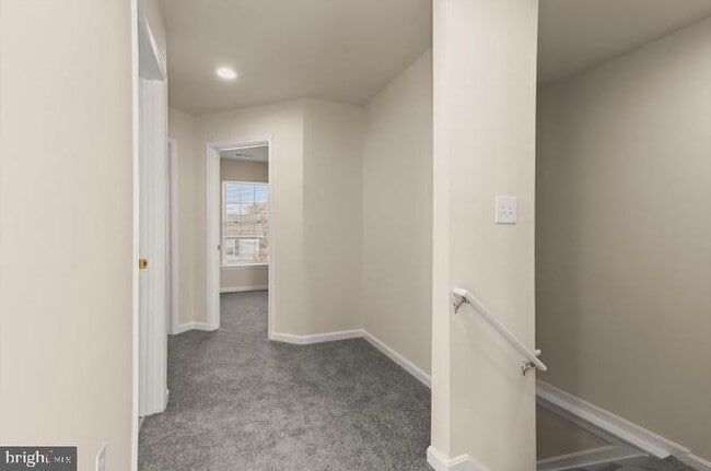 Building Photo - 1 Karendale Ct