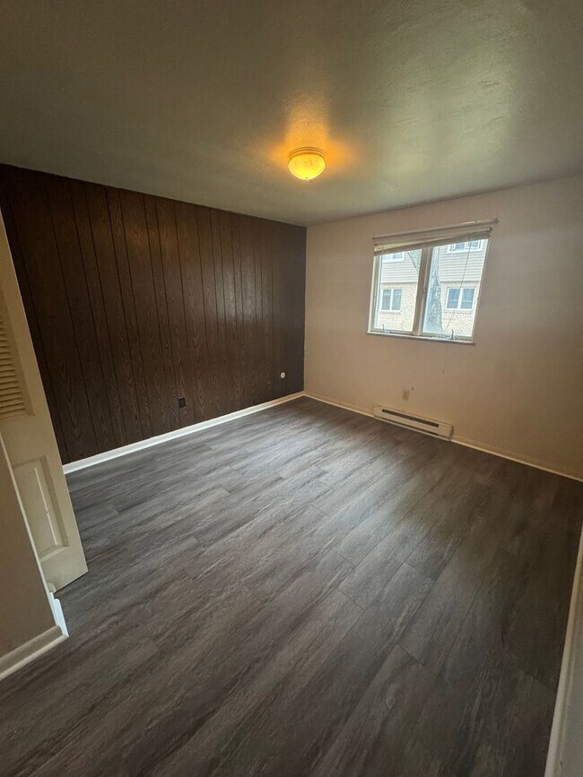 Building Photo - 1 Bedroom 1 Bath-Moon Township