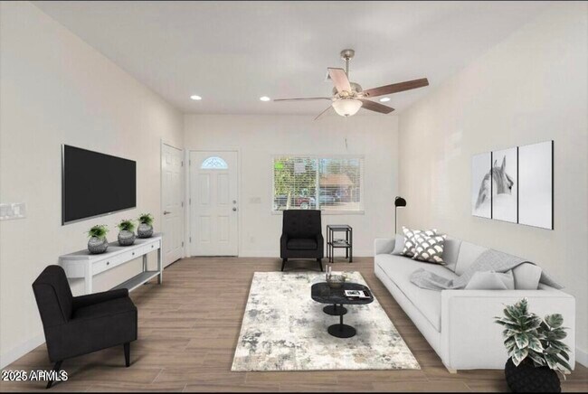 Building Photo - 5901 W Granada Rd