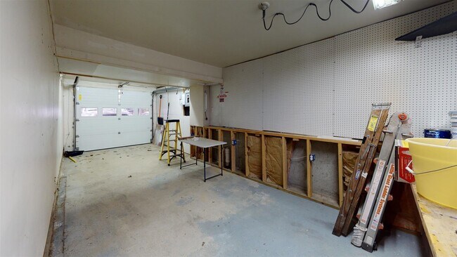 Building Photo - 32 Sentry Way