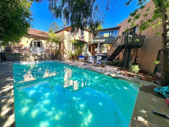 Building Photo - Custom Designer Mediterranean Style Home, 5 BR, 4.5 BA with Pool