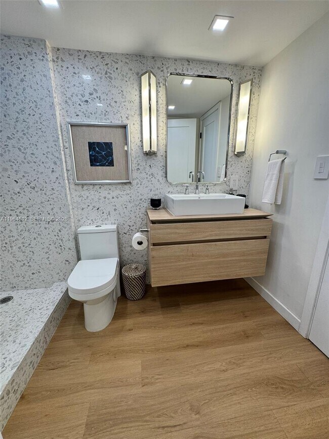 Building Photo - 1045 10th St