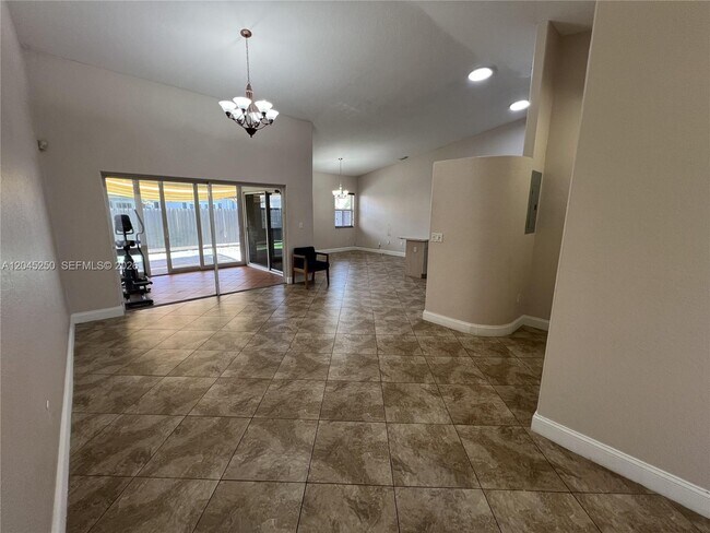 Building Photo - 8842 NW 142nd Ln