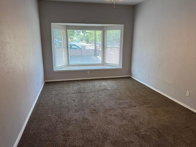 Building Photo - 2551 Aspen Ave NW