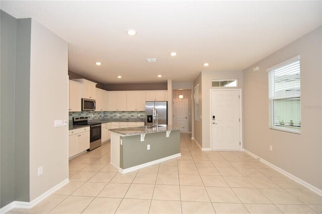 Building Photo - 207 Redbud Rd