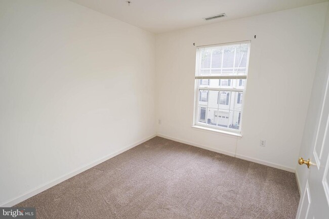 Building Photo - 38116 E Chester Ln