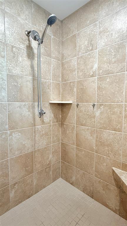 Building Photo - 1219 McClain Dr