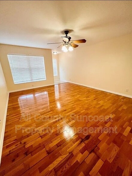 Building Photo - 3872 Mariner Dr