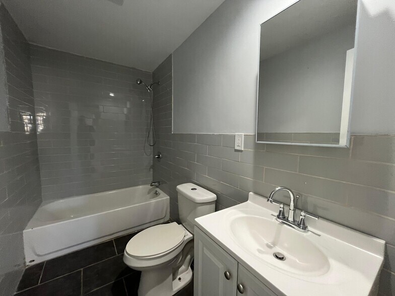 Building Photo - 8 Rutgers Ave