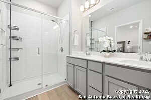 Building Photo - 1020 Vista View Dr