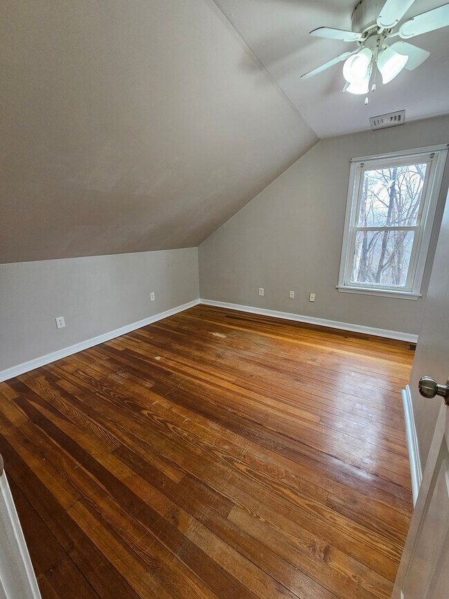 Building Photo - 76 Congress St