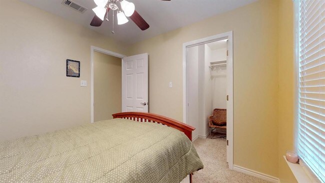 Building Photo - 909 Rancho Caribe Dr