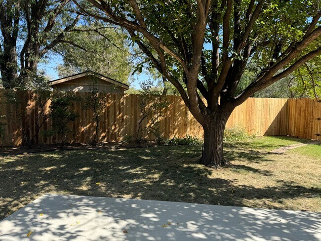 Building Photo - 3703 Montague Dr