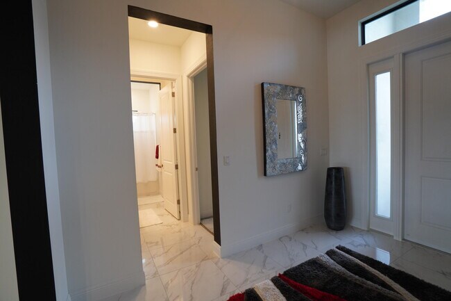 Building Photo - 15750 Longboat Key Dr