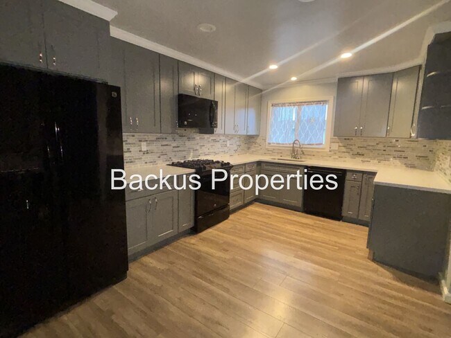 Building Photo - ALL UTILITIES INCLUDED! Wonderful Three-Bedroom home in Gonzales