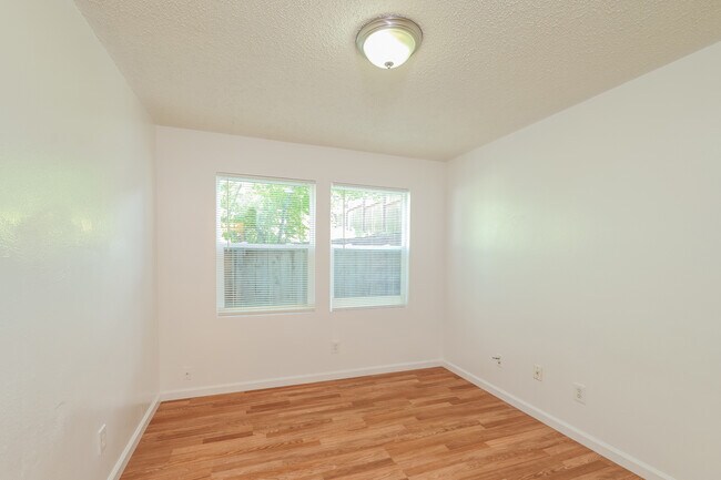 Building Photo - 233 Florida St