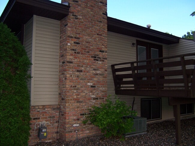 Building Photo - 3727 Brookdale Cir N
