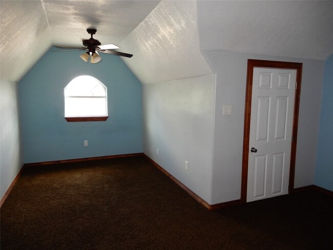 Building Photo - 13531 Russ Dr