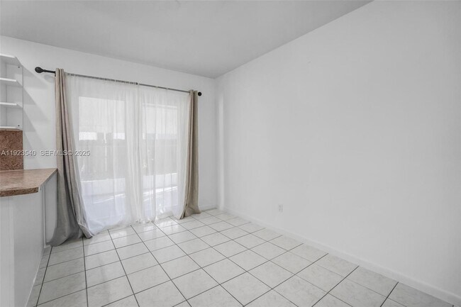 Building Photo - 601 SW 64th Pkwy