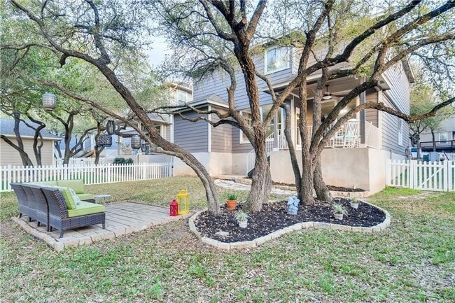 Building Photo - 903 Peyton Pl