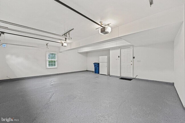 Building Photo - 9760 Hatmark Ct