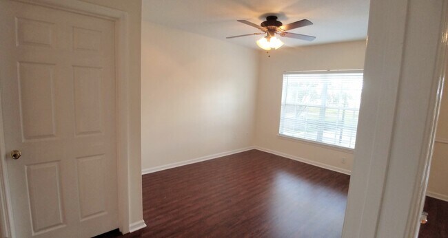 Building Photo - Gorgeous 2/2 Wood Floors Condo For Rent @ ...