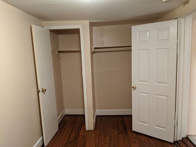 Building Photo - Three-Bedroom Apartment Near Public Transportation