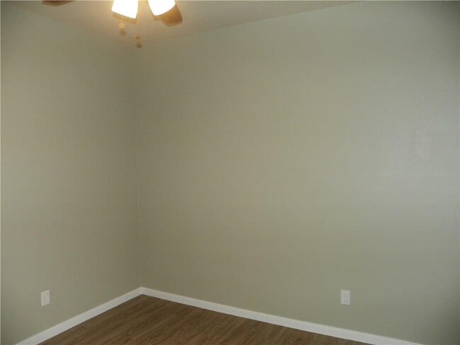 Building Photo - 135 Marvin Cove