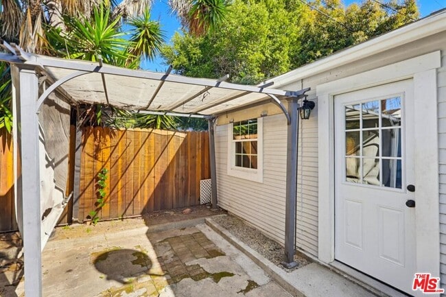 Building Photo - 2163 W 27th St