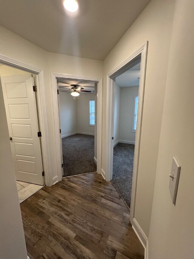 Building Photo - 811 Lillian Grace Dr