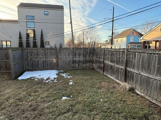 Building Photo - 1338 Barth Ave